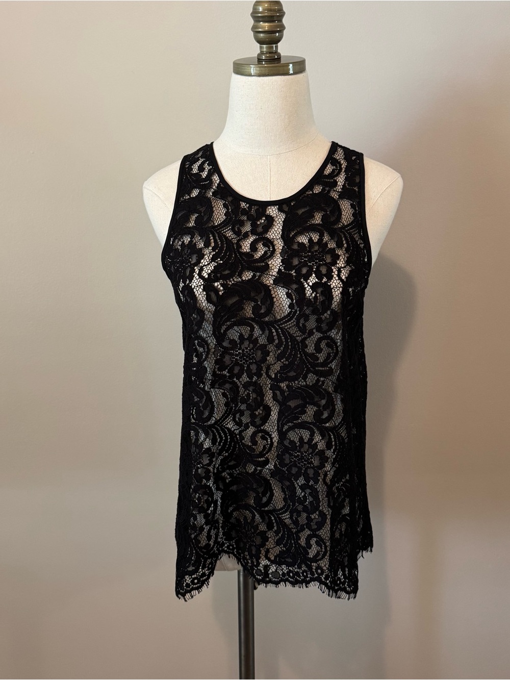 Wilfred Black Floral Lace Sleeveless Camisole